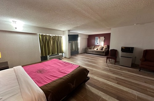 Fort Smith Hotel | River Valley Inn and Suites By OYO