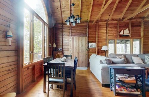 South Bristol House | River view home w/lovely deck, views & fireplace