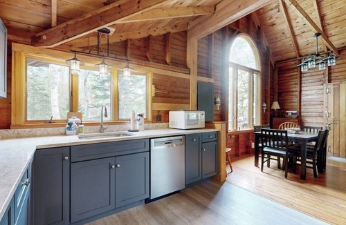 South Bristol Cabin | River view home w/lovely deck, views & fireplace