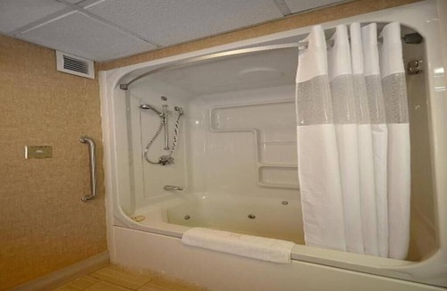 Somerset Hotel | River-view Room, King Suite with Jetted tub and Ba