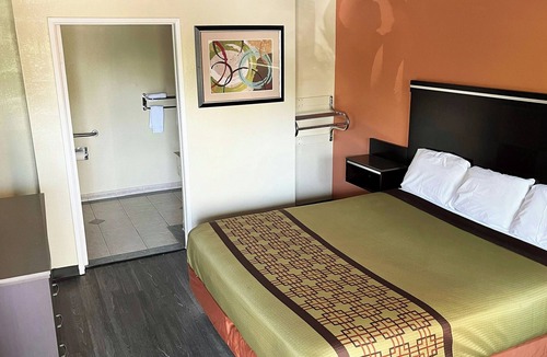 El Rancho Hotel | Rivera Inn & Suites Motel Pico Rivera