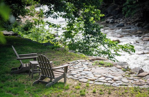 Intervale Condo | Riverfront escape, Gas Fireplace, 5 mins to N. Conway