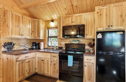 Hedgesville Cabin | Riverfront Log Cabin on the Potomac River. Float, Fish or relax in the water.