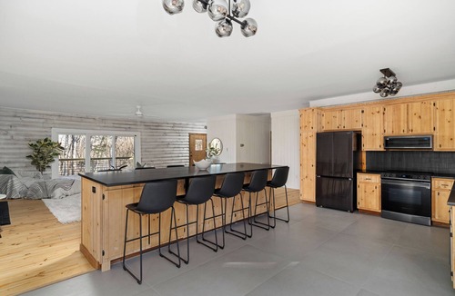 Powhatan House | Riverfront Modern Cabin | Hot Tub + Scenic Views