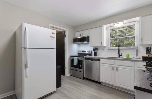 Riverside Apartment | Riverside 2BR Near Downtown KC | Self Check-In