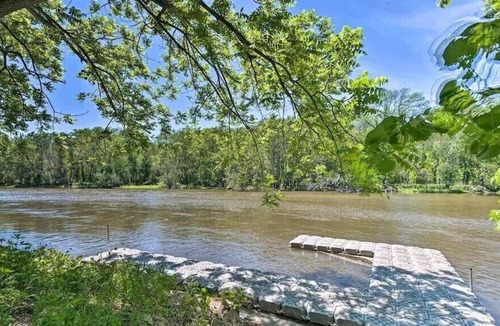Cedar Falls House | Riverside Hideout: 3 Mi to Downtown Cedar Falls!