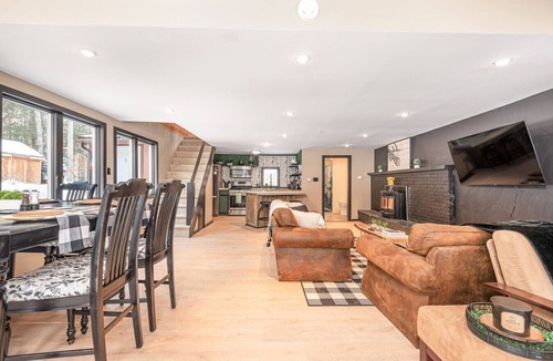 Intervale Cabin | Riverside|Sauna|Hot tub|Pizza Oven|Dog-Friendly