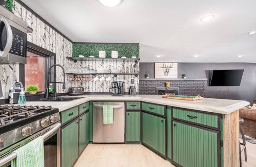 Intervale Cabin | Riverside|Sauna|Hot tub|Pizza Oven|Dog-Friendly