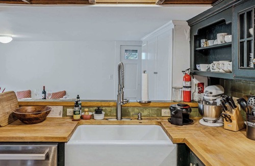 Woodstock House | Riverside Vista, Woodstock Riverfront House