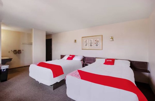 Cheyenne Wells Hotel | Road Trip Ready: Charming 3 Rooms for Rest and Relaxation