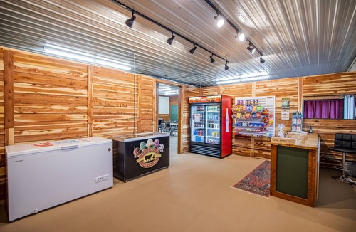 Cassville RV Rental | Roaring River's Cozy Nature Retreat