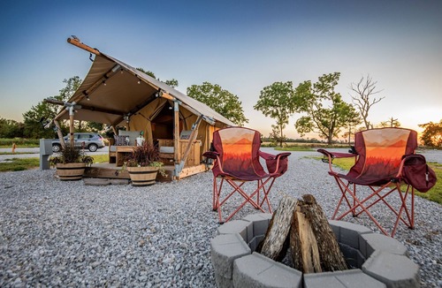 Cassville RV Rental | Roaring River's Cozy Nature Retreat