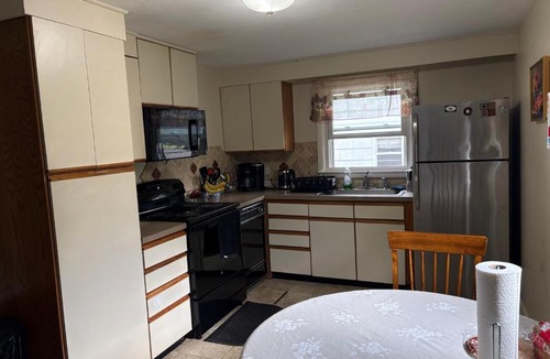 Eastside House | Robert Drive Professional Housing LLC