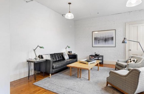 Rockland House | Rockland Central, downtown walk to everything!