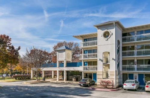 Violetville Hotel | Rodeway Inn Baltimore - Inner Harbor South