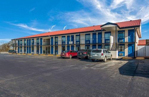 Broken Bow Hotel | Rodeway Inn Broken Bow-Hochatown