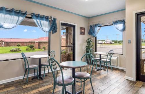 Cadiz Hotel | Rodeway Inn Cadiz