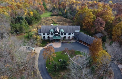 Baraboo Villa | Romantic Accommodation in a Charming Inn Located in Sauk County, Wisconsin