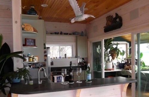 Trenton Cottage | Romantic beach front cottage