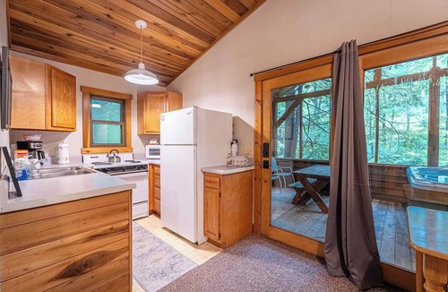 Victor Cabin | Romantic Cabin 1 with Hot Tub on Screened porch next to National Park