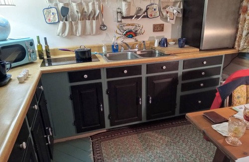 Mount Sunapee Cottage | Romantic Cozy Cottage on water - walking distance to Beach and Mountain