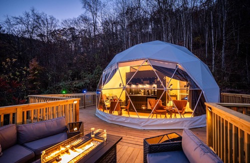 True House | Romantic Geodesic Dome Hot Tub Under the Stars