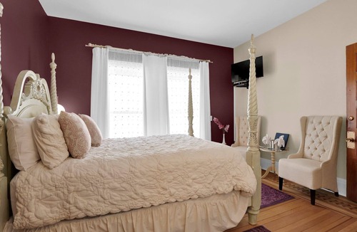 Olean Bed & Breakfast | Romantic Victorian Retreat - Jane Austen Room!