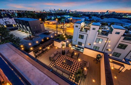 Katie Hill Neighborhood House | Rooftop Hot Tub City Views Pac-Man Pool Table
