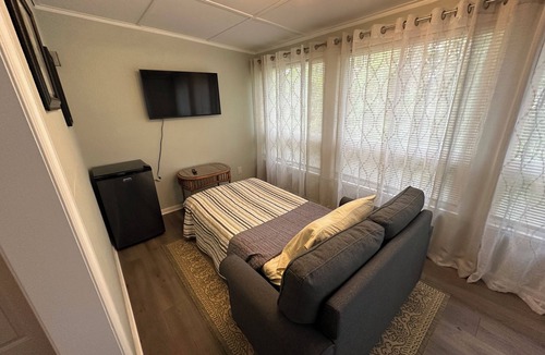 Frankford Bed & Breakfast | Room 2 - The Inn at Dirickson Creek