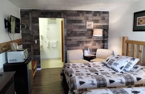 Ohiopyle Hotel | Room: Ohiopyle Adventures - Stay Where the Action Is