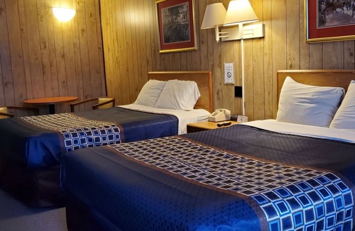 Catskill Hotel | Room with two queen beds