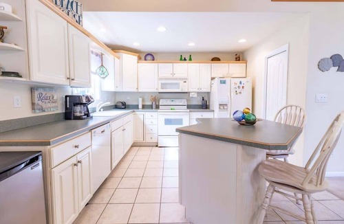Ocean Pines House | Rose's Dream | Screened Porch + Loft