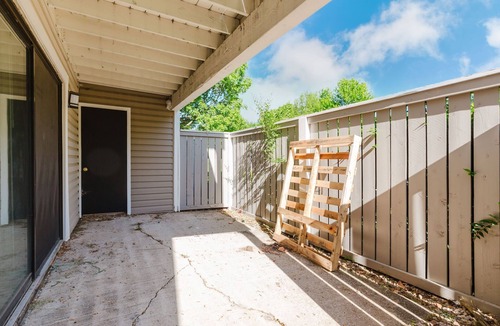 Lenexa Apartment | Rosehill Pointe 185 I Spacious 1 Bed 1 Bath