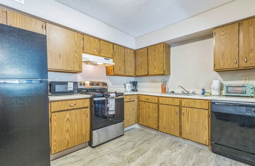 Lenexa Apartment | Rosehill Pointe 197 I Spacious 1 Bed 1 Bath