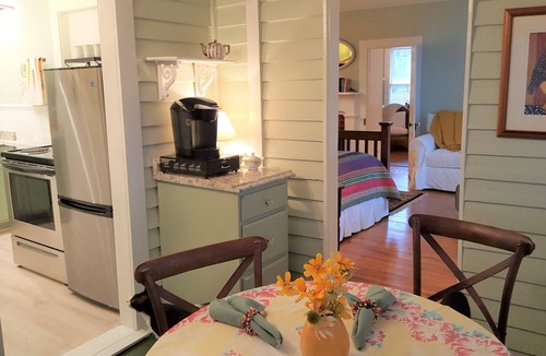 Downtown Little Rock Cottage | Rosemont B&B Cottages
