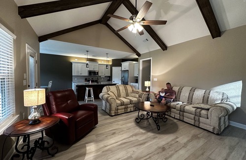Conway House | Round Mountain Lazy Days