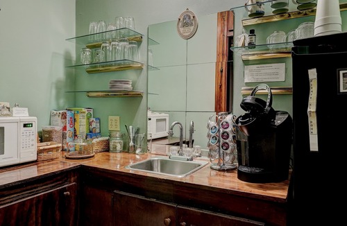 Midtown Bed & Breakfast | Royal Retreat