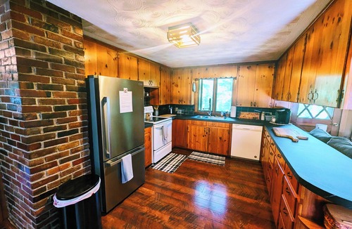 Waterford House | Rustic 3 Bedroom Home in the Western Maine Mountains