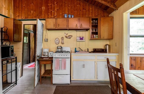 Lyme Cabin | Rustic Cabin in the Woods with Fireplace Ideal for Families near Hanover, New Hampshire