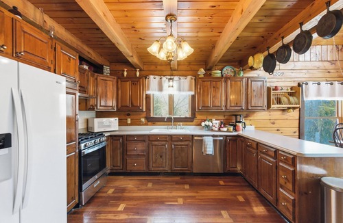 Alton House | Rustic cabin pets family hiking skiing bring boat cozy