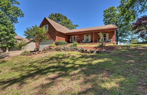 Newnata House | Rustic Lake-View Home Near Greers Ferry Lake