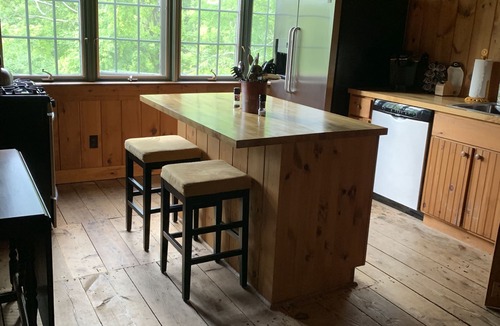 Wolfeboro House | Rustic Loft Barn that sleeps 5, close to downtown Wolfeboro