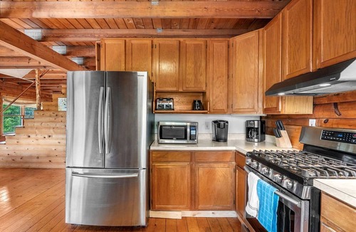 Baker Cabin | Rustic-Modern Mountain Cabin with Private Pond & Fire Pit Near Lost River, Baker, West Virginia