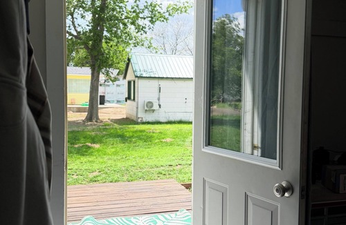 Goodland House | Rustic Spa Escape Near I-70