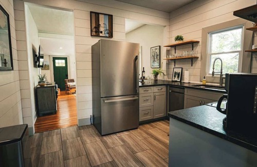 Catawba Cabin | Rustic Trailside Cabin: Near McAfee Knob, Roanoke
