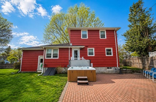 Melrose House | Salem/Boston Charming Family friendly home with private hot tub!