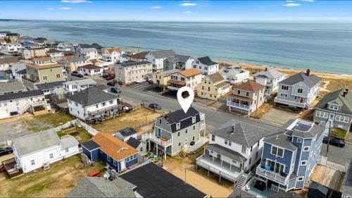 Salisbury Beach House | Salisbury Surf & Sol Pet-Friendly Backyard Games
