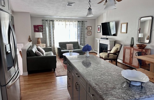 Narragansett House | Salt Pool, AC, Beaches and Newport! PETS Welcome!