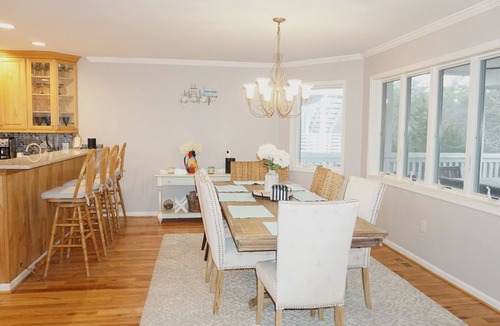 Lewes House | SALTWATER SAPPHIRE - 4BD, 3.5BA - Sleeps 10 - Short walk to the Beach!