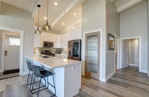 Morro Bay Condo | Salty Sister Beach House - Ocean Front and Rock Views